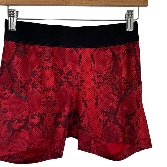 Lululemon Womens What The Sport Short Sz 4 Mini Ziggy Snake Red Tide Cranberry - Picture 5 of 10